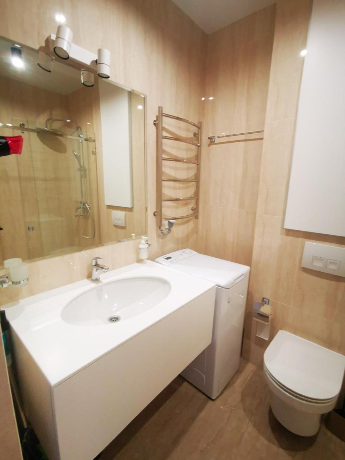 Viktory 5 B, * Kyiv